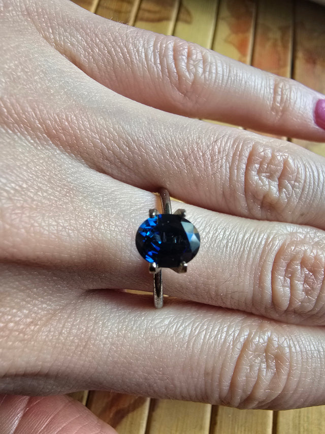Identification photograph — Blue Australian Sapphire 1.31ct Oval, Stone ID 12324