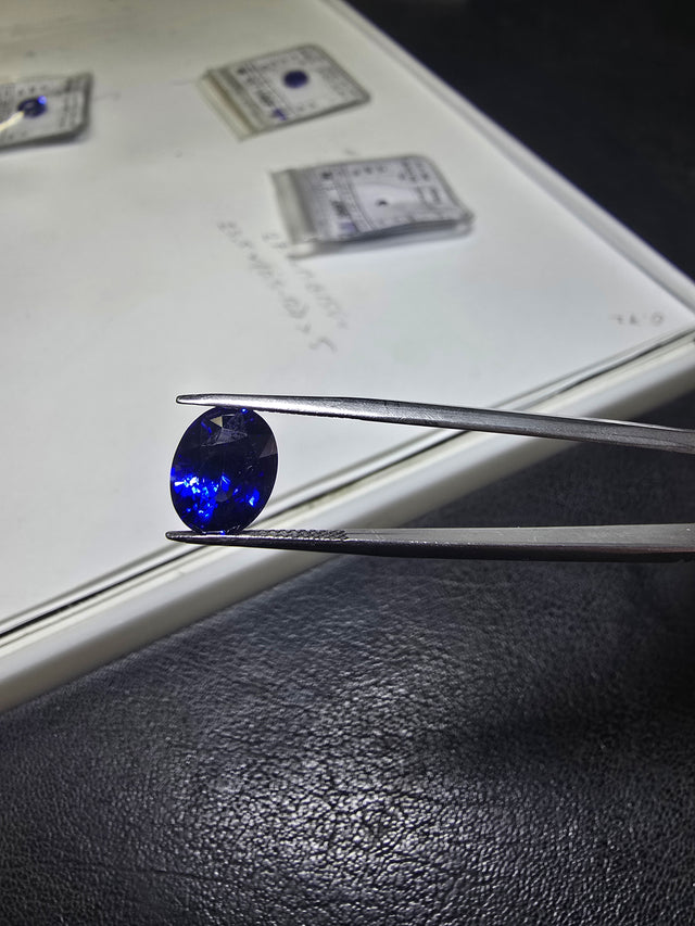 Identification photograph — Royal Blue Ceylon Sapphire 3.44ct Oval, Stone ID 47013