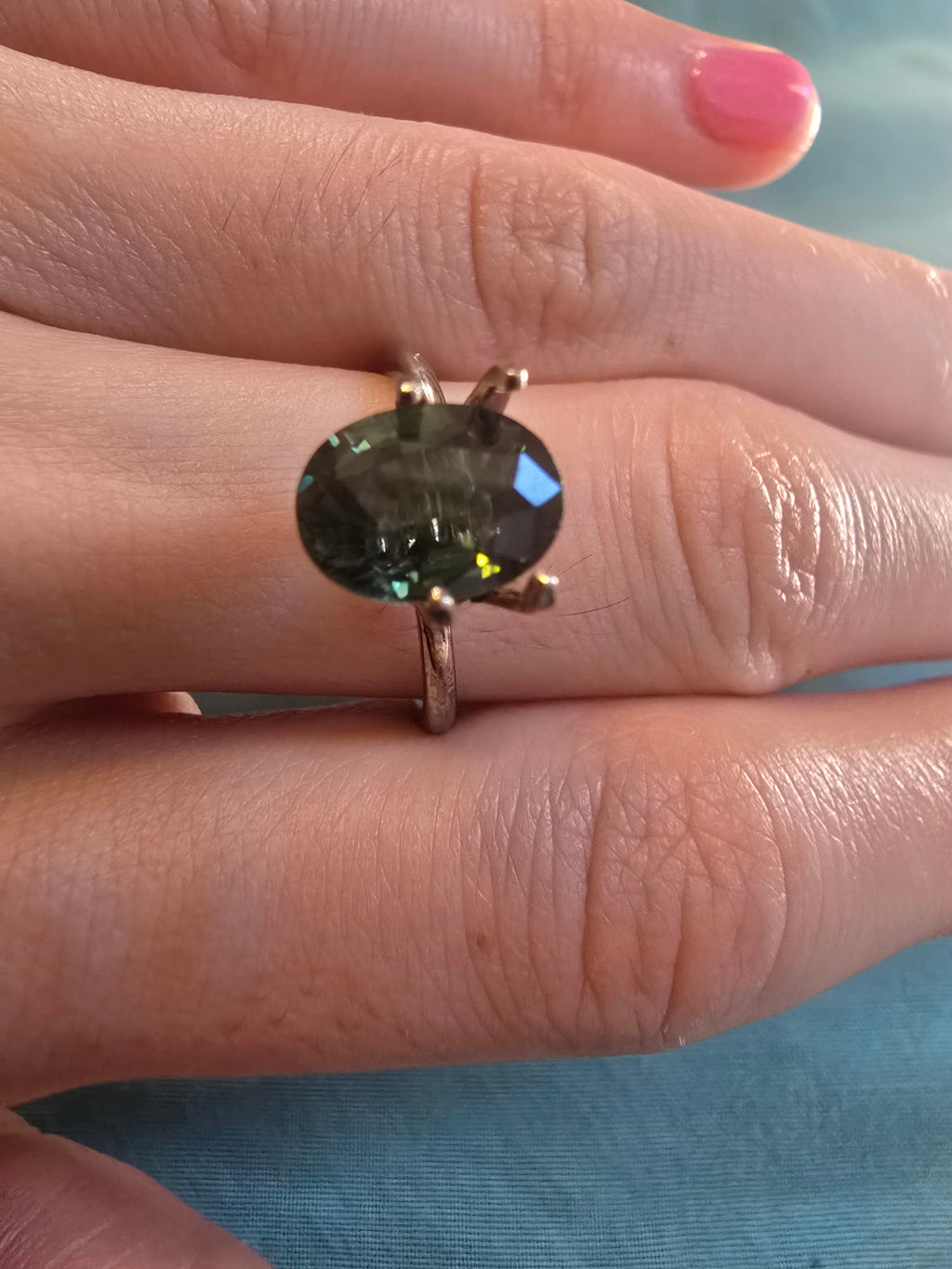 Green Australian Sapphire 2.31ct Oval — Ministry of Gems