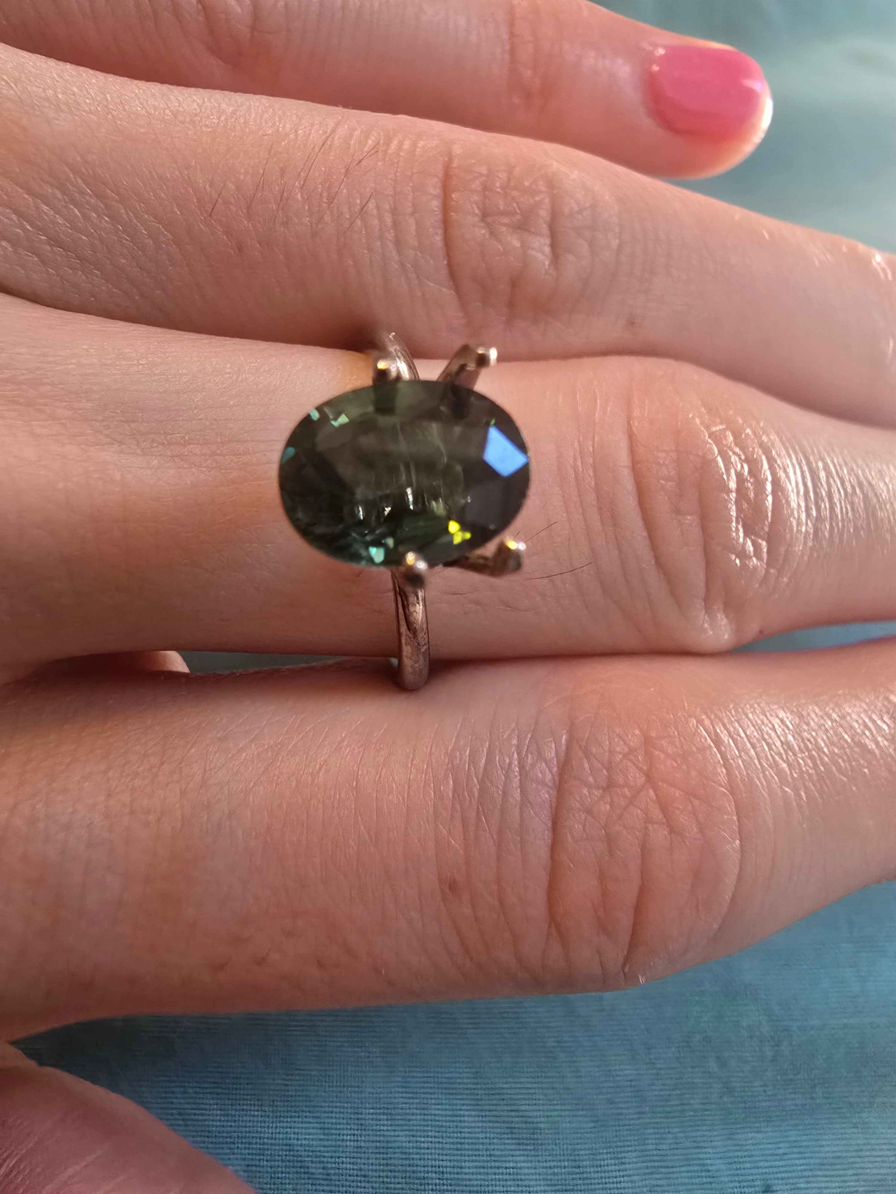 Green Australian Sapphire 2.31ct Oval — Ministry of Gems