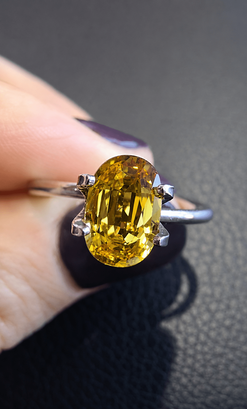 Australian Oval Yellow/Orange Sapphire 1.20ct - Ministry of Gems®GemsMinistry of Gems®