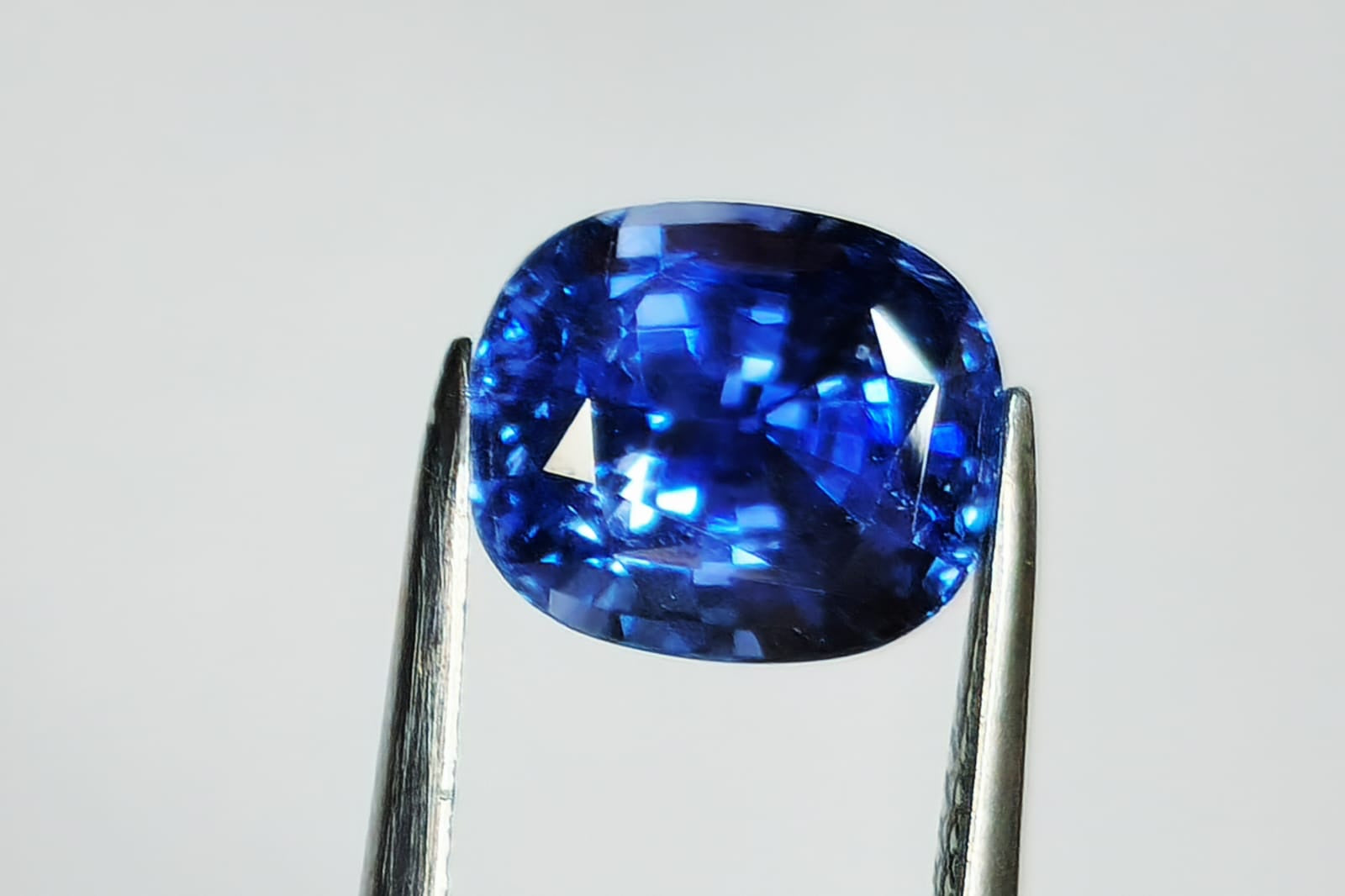 Ceylon Blue Sapphire 4.95 cts — Ministry of Gems