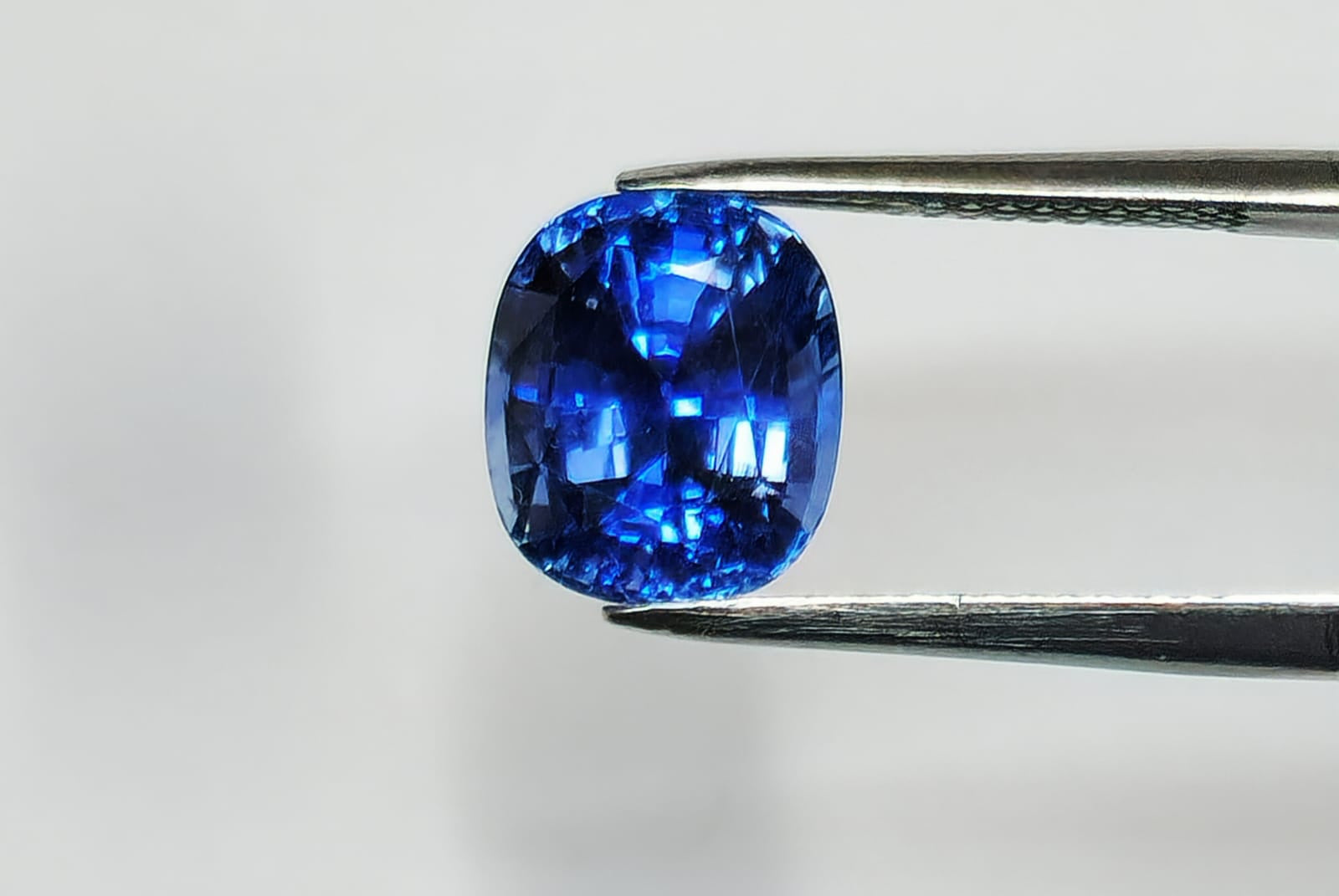 Ceylon Blue Sapphire 4.95 cts — Ministry of Gems