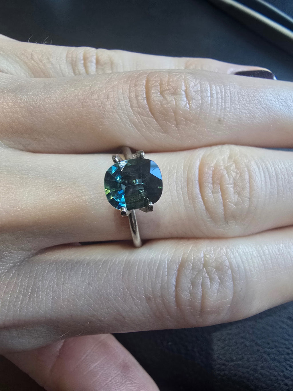 Australian Sapphire 1.4 cts CC — Ministry of Gems