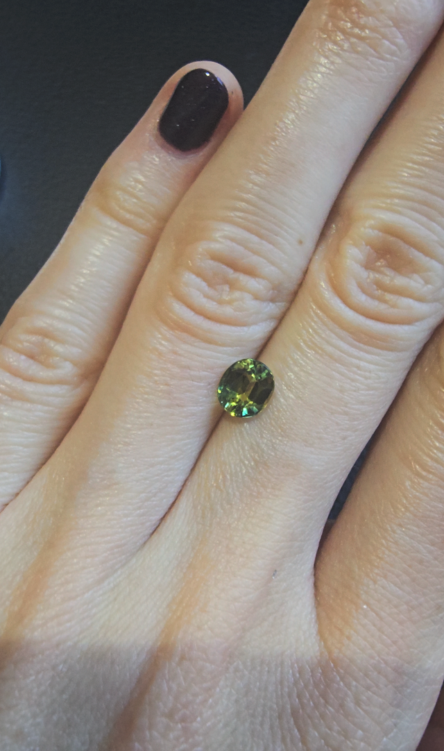 Identification photograph — Australian Green Sapphire, 1.23 cts, Stone ID 80207