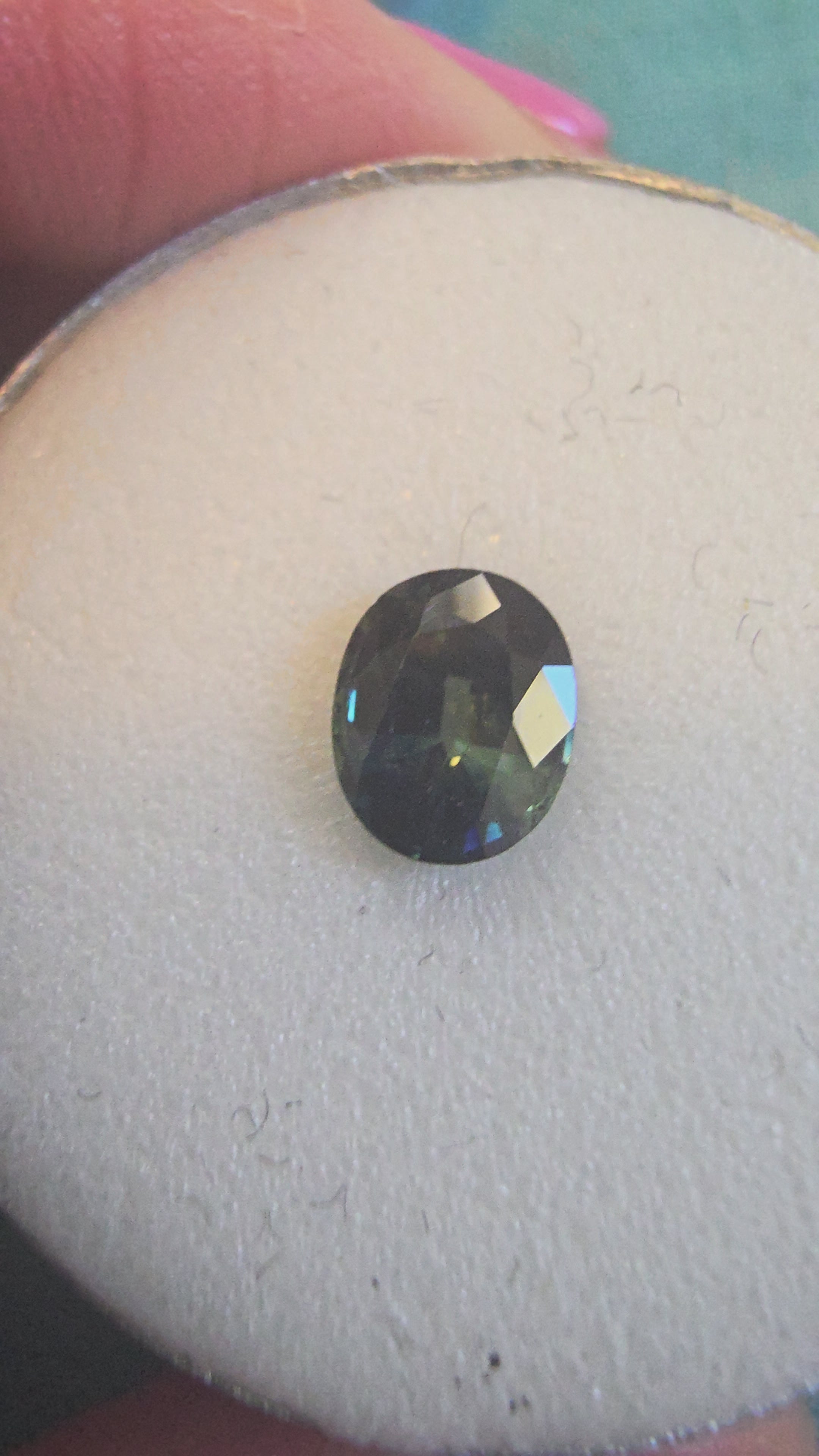 Green-Yellow Australian Sapphire 1.28ct Oval — Ministry of Gems