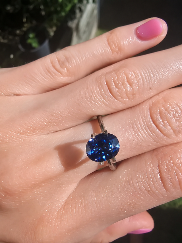 Identification photograph — Teal Australian Sapphire 1.85ct Oval, Stone ID 12325