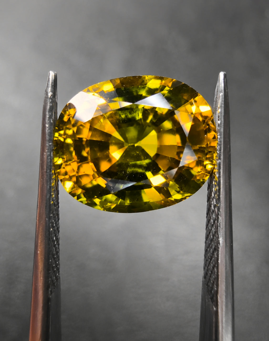 Golden Yellow Australian Sapphire 6.23ct Cushion
