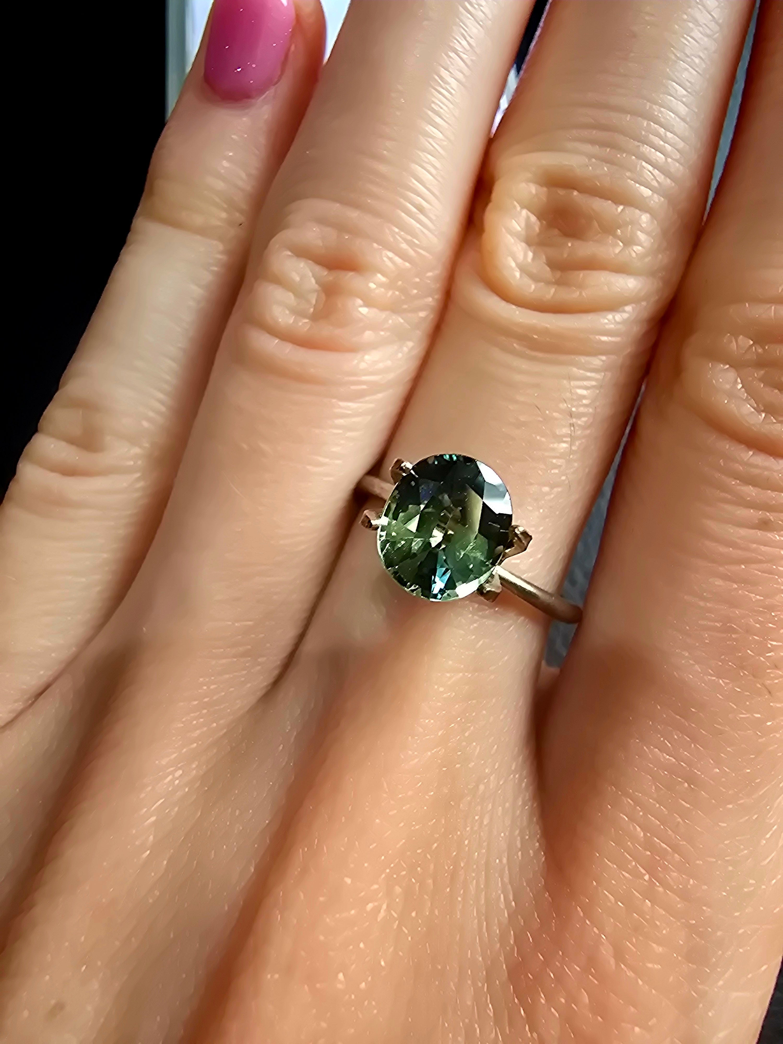 Yellow-Green Australian Sapphire 2.00ct Oval