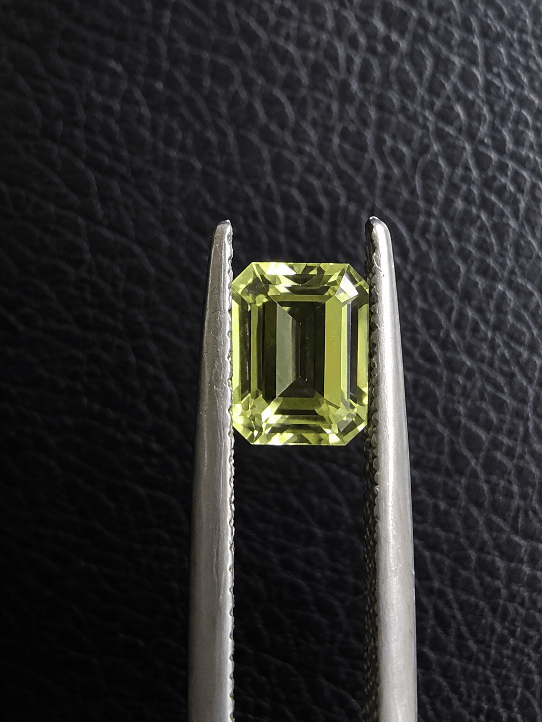 Yellow Emerald Cut Australian Sapphire 0.84ct - Ministry of Gems®GemsMinistry of Gems®